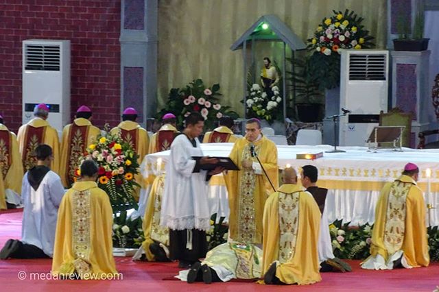 Tahbisan Uskup Agung Medan Mgr Kornelius Sipayung Ofm.Cap Dihadiri Belasan Ribu Umat Katolik (#6)
