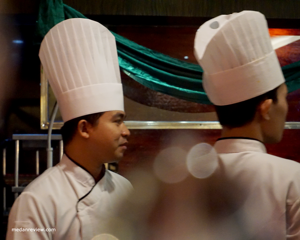 Chef Grand Aston City Hall Medan Siap Melayani Para Tamu