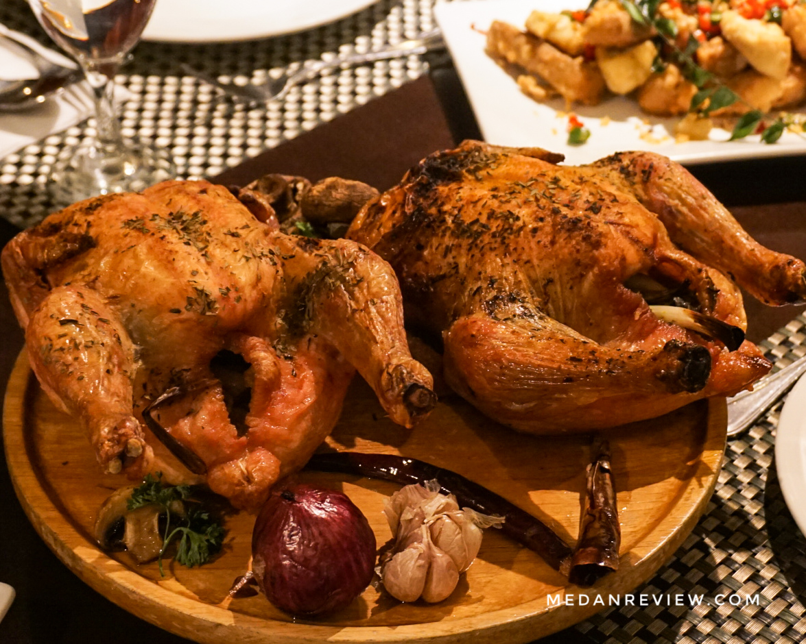 Christmas Eve Buffet Dinner Grand Mercure Medan Angkasa : Grilled Chicken Povencale Andalannya !