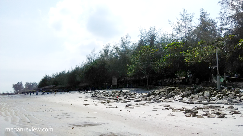 Pemandangan Pantai Bali Lestari