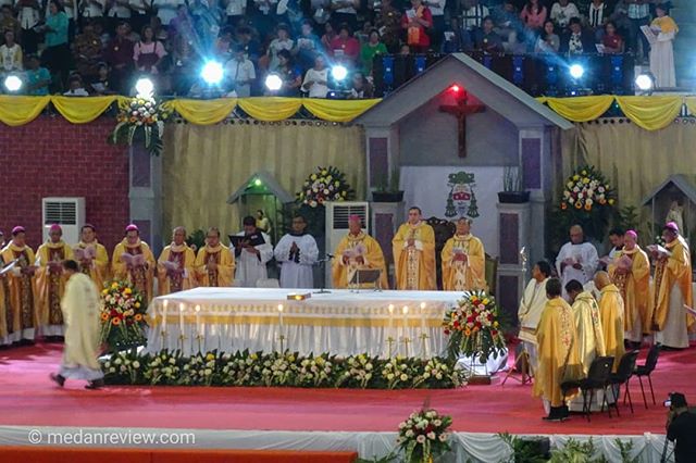 Tahbisan Uskup Agung Medan Mgr Kornelius Sipayung Ofm.Cap Dihadiri Belasan Ribu Umat Katolik (#5)