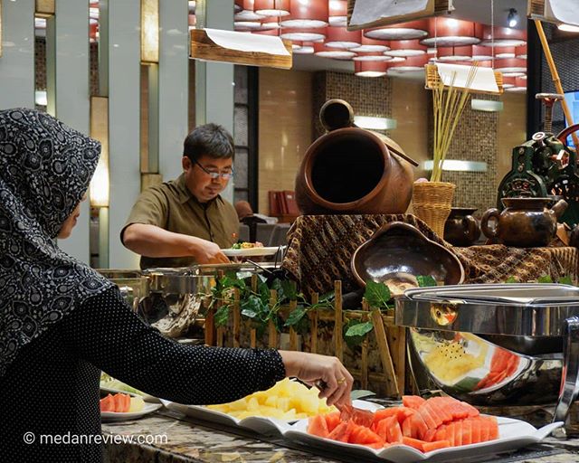 Photo #6 : Makan Besar Sepuasnya di Cambridge Hotel Medan