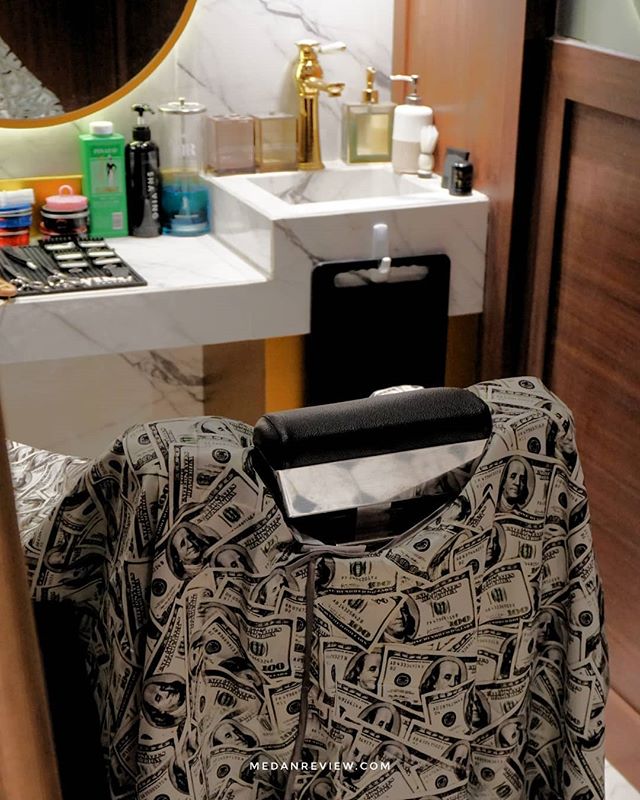 Billionaire Habits - Luxury Barbershop Pertama di Kota Medan (#5)