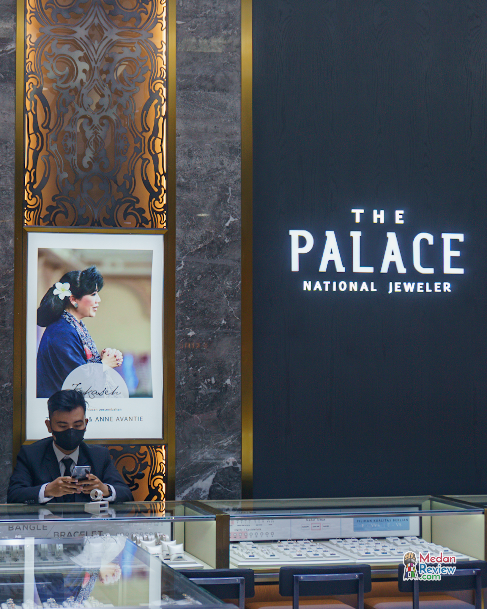 The Palace Jeweler Centre Point Mall Medan
