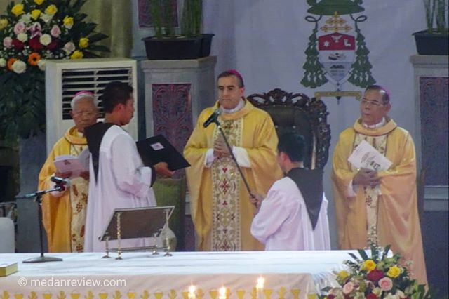 Tahbisan Uskup Agung Medan Mgr Kornelius Sipayung Ofm.Cap Dihadiri Belasan Ribu Umat Katolik (#4)