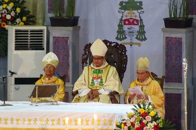 Tahbisan Uskup Agung Medan Mgr Kornelius Sipayung Ofm.Cap Dihadiri Belasan Ribu Umat Katolik (#7)