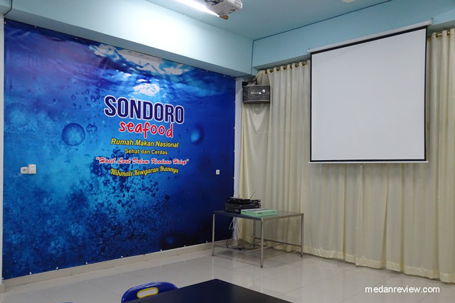 Lantai 3 Sondoro Seafood Jati Junction Medan