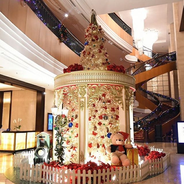 Dekorasi Natal di JW Marriott Medan