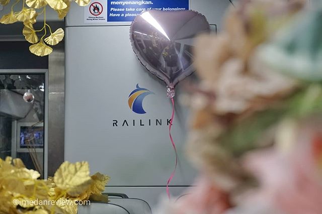 Valentine di Dalam Kereta Railink Medan - Kualanamu (#2)