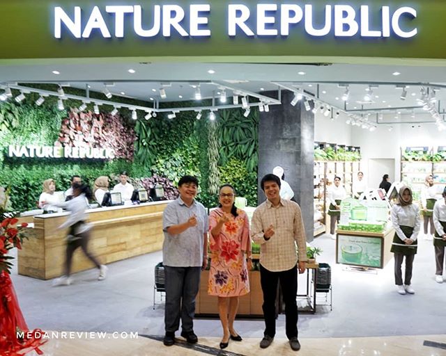 Outlet Pertama di Sumatera : Nature Republic Mall Centre Point, Medan (#4)