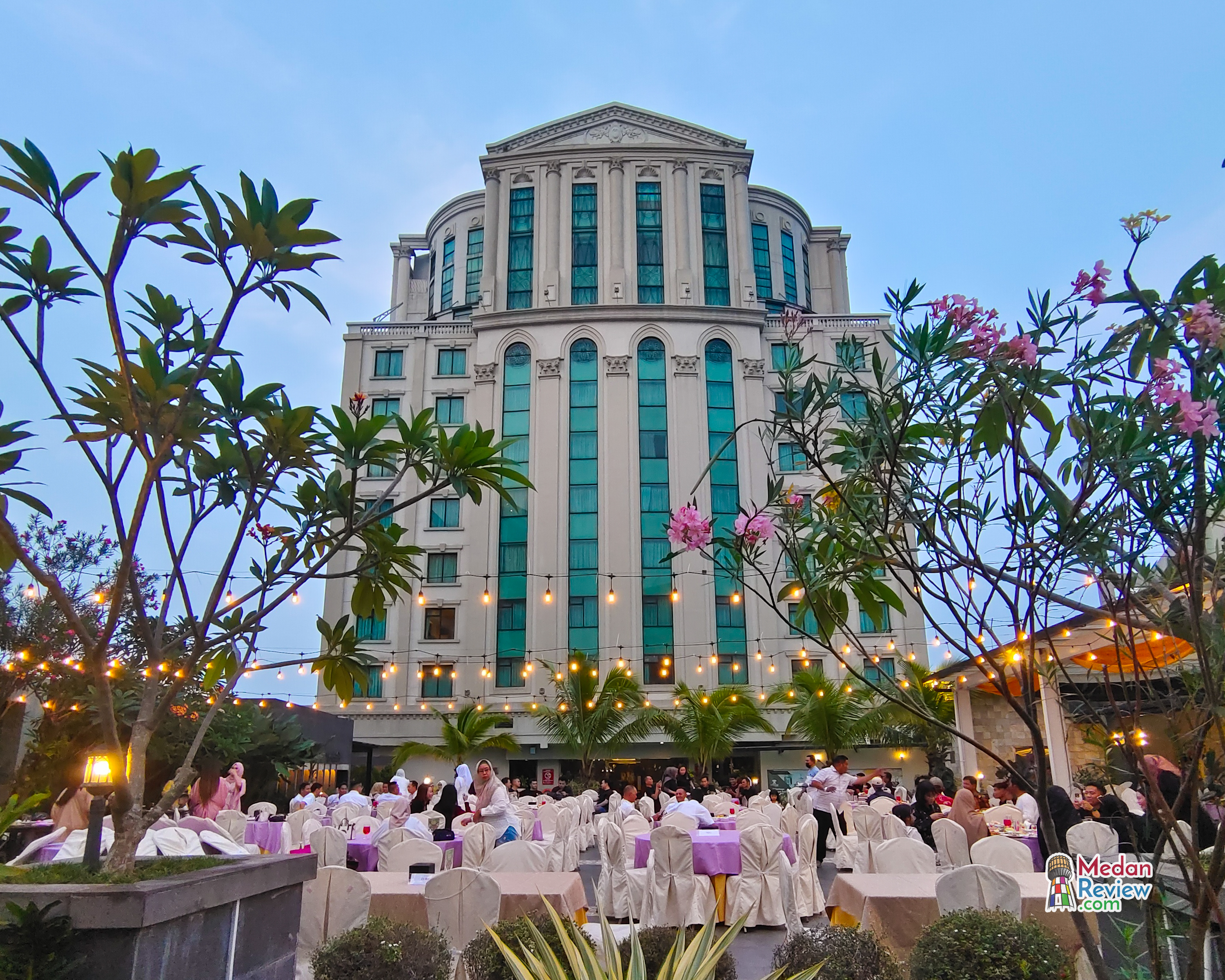 Buka Puasa Al Fresco di Titik Nol - Hotel Grand Cityhall Medan : Blessing of Ramadhan Iftar Buffet