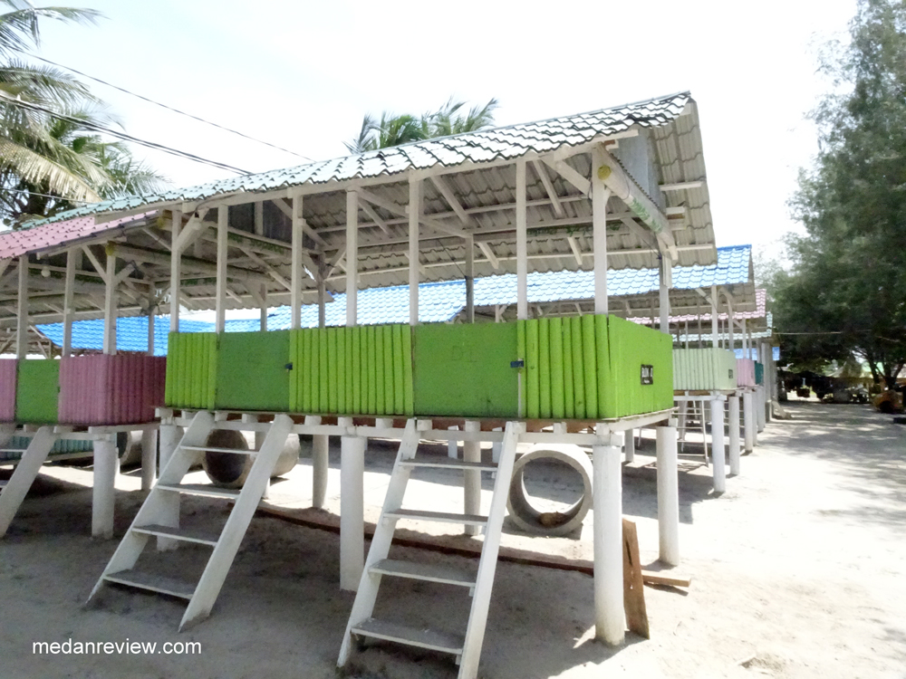 Salah Satu Blok Pondok di Pantai Woong Rame
