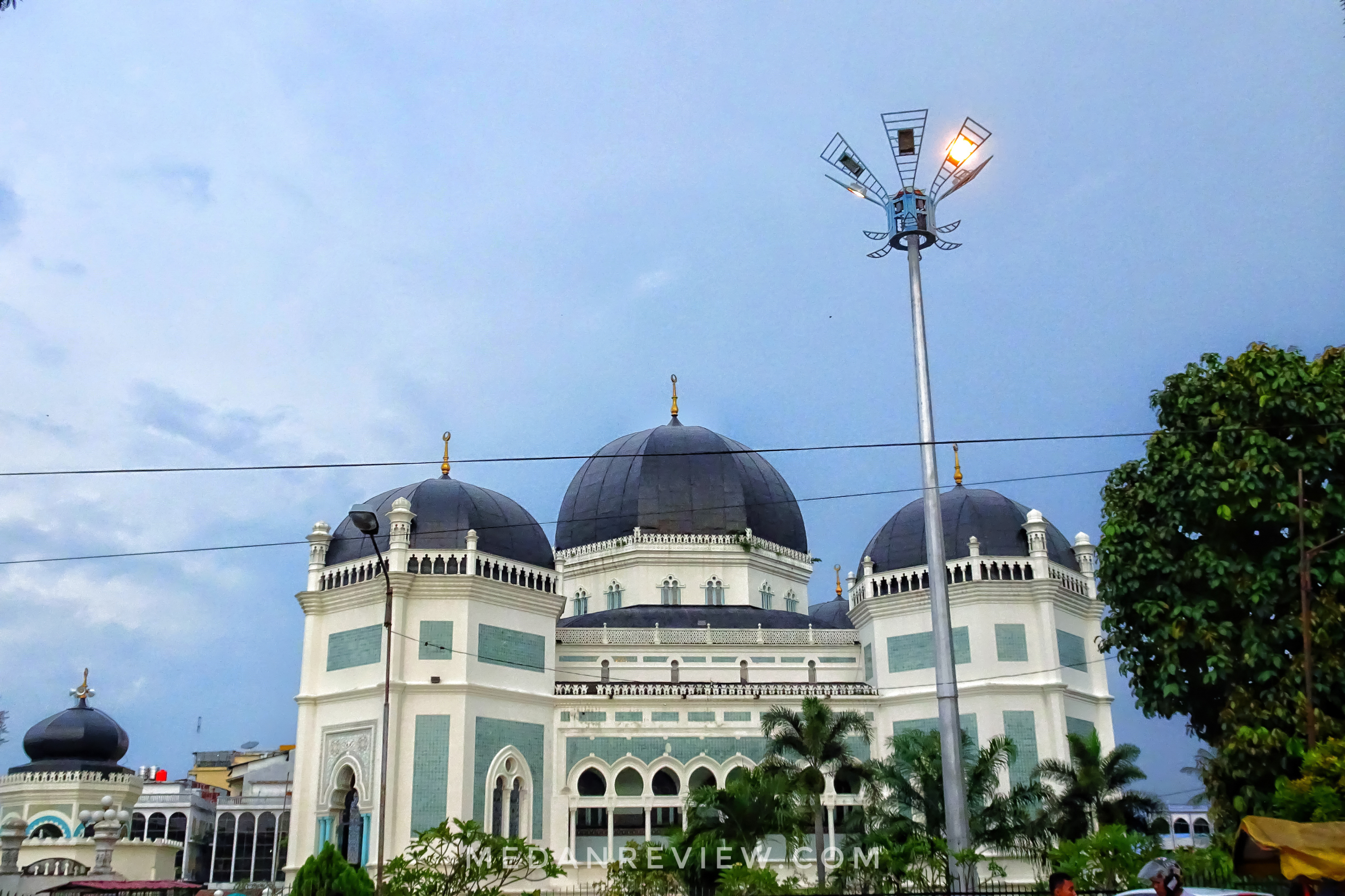 Masjid Raya Medan atau Masjid Raya Al Mashun