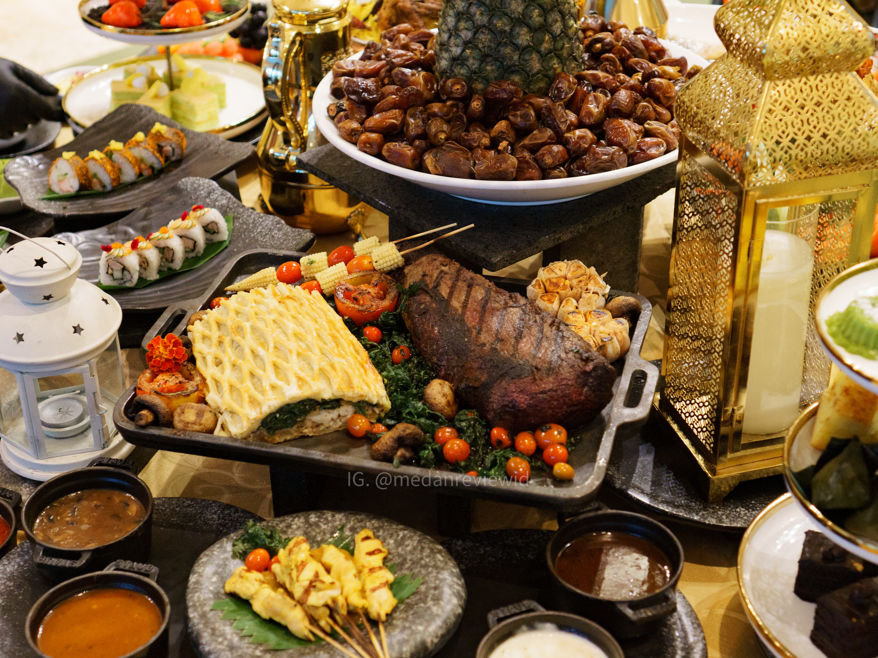 Buffet Premium Kombinasi Kuliner Indonesia dan Timur Tengah
