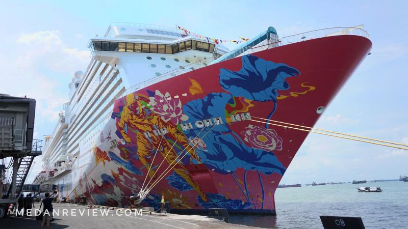 Mengejar Genting Dream Cruise di Surabaya