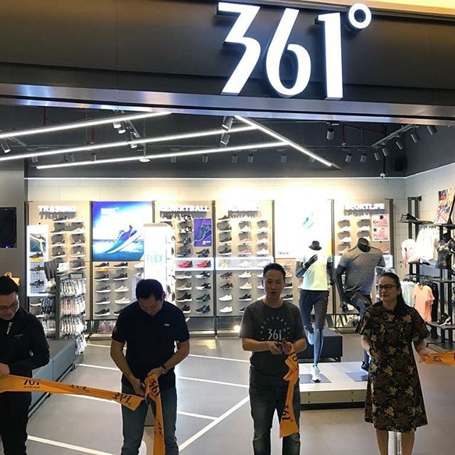 361Â° Sport Shoes and Apparels Mono Store Pertama di Medan