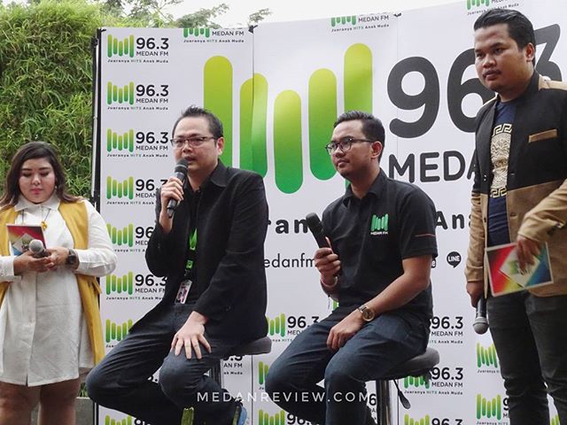 Bpk Sanif Sentosa (General Manager 96.3 Medan FM) & Bpk Kumara Guswan (Program Director 96.3 Medan FM)
.