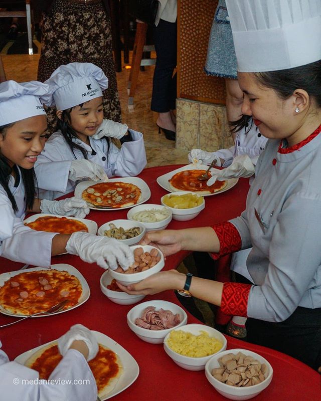 Keseruan Sunday Kids Brunch & Pizza Workshop di Marriott Cafe JW Marriott Hotel Medan