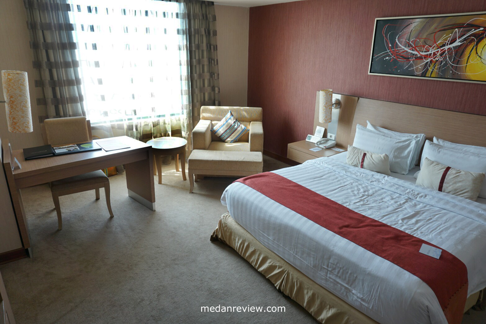 Premiere Deluxe Room - Hotel The Grand Aston City Hall Medan