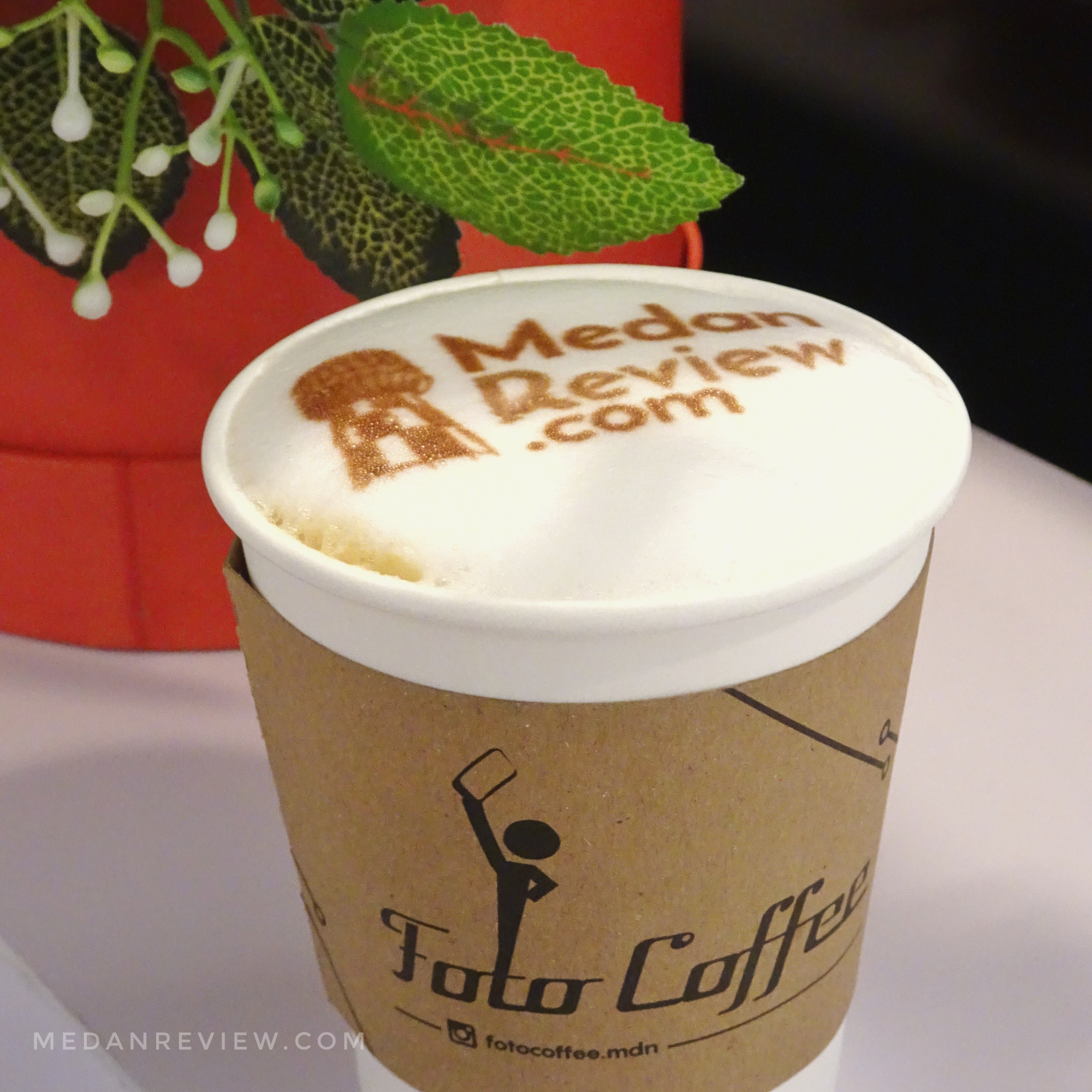 Foto Coffee (@FotoCoffee.Mdn) Menyajikan Coffee Latte Berwajah Anda