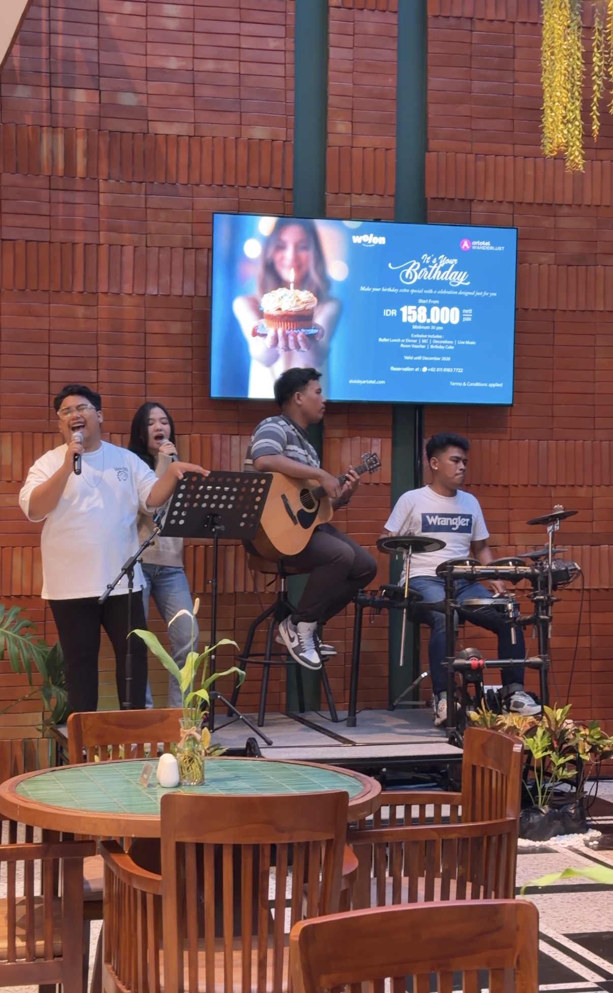 Live Music Wolon All Day Dining Elais by ARTOTEL