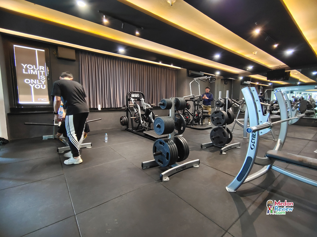 One Royal Club Menggunakan Brand Cybex & Newtech